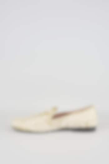 Ivory Silk Juttis by Seema Gujral Men at Pernia's Pop Up Shop