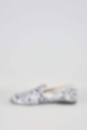 Blue Silk Juttis by Seema Gujral Men at Pernia's Pop Up Shop