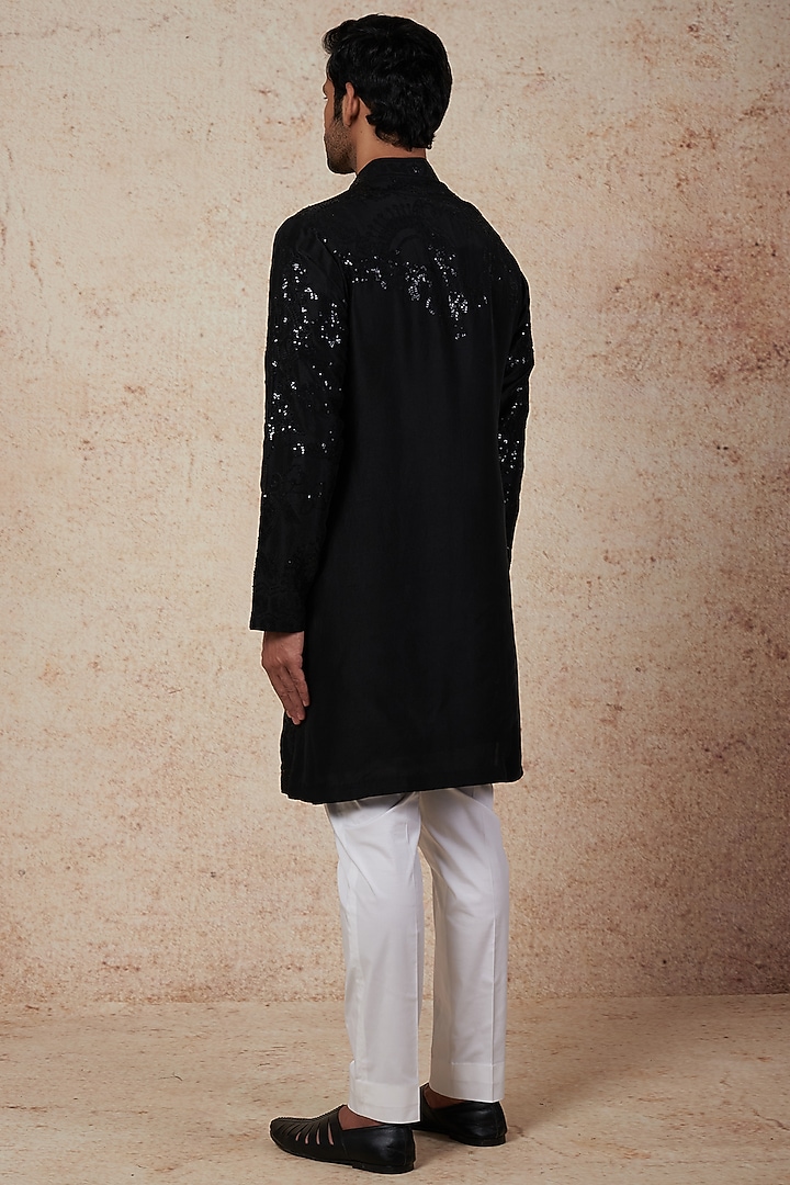 Black Dupion Silk Embroidered Kurta Set by Seema Gujral Men at Pernia's Pop Up Shop