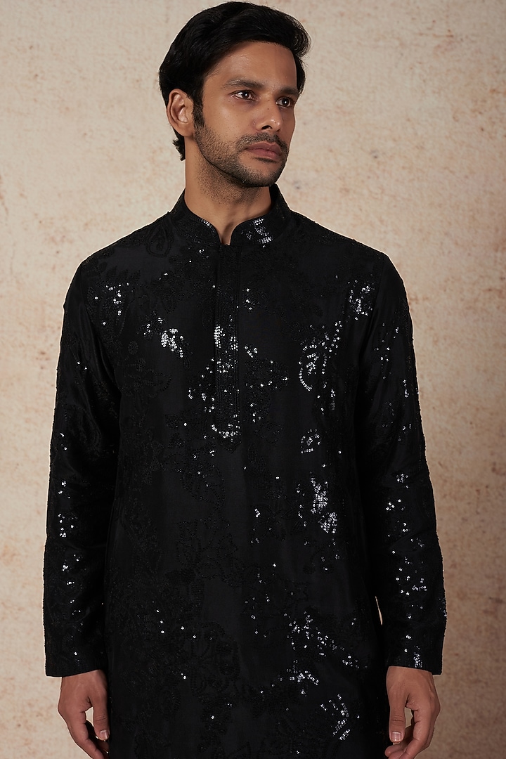 Black Dupion Silk Embroidered Kurta Set by Seema Gujral Men at Pernia's Pop Up Shop