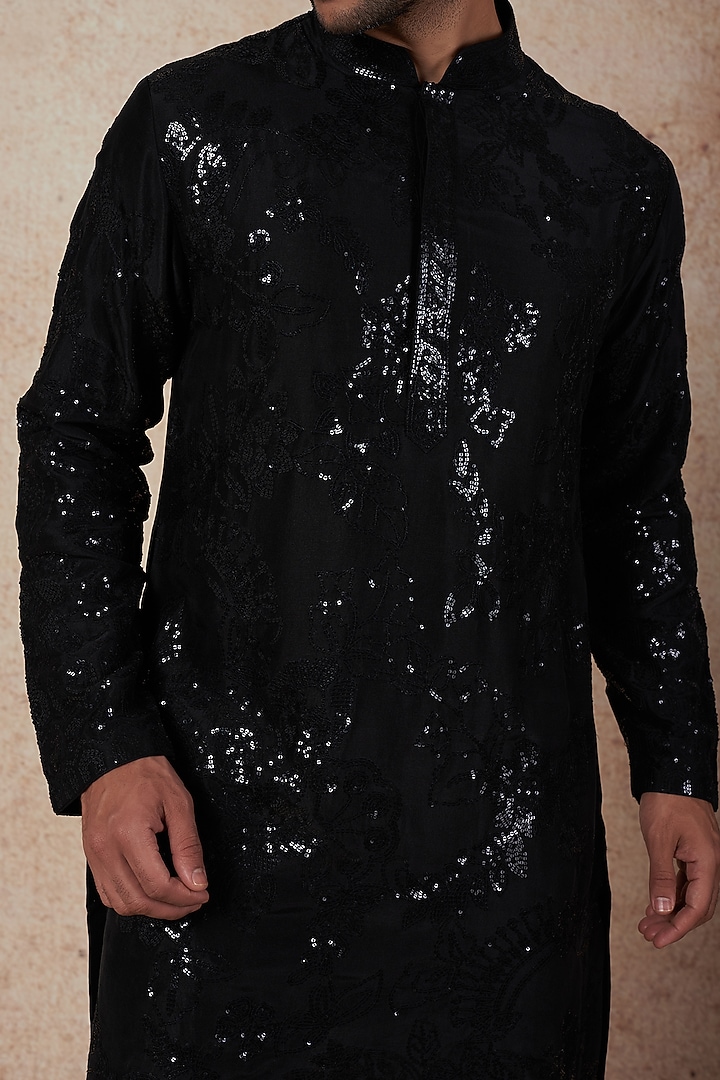 Black Dupion Silk Embroidered Kurta Set by Seema Gujral Men at Pernia's Pop Up Shop