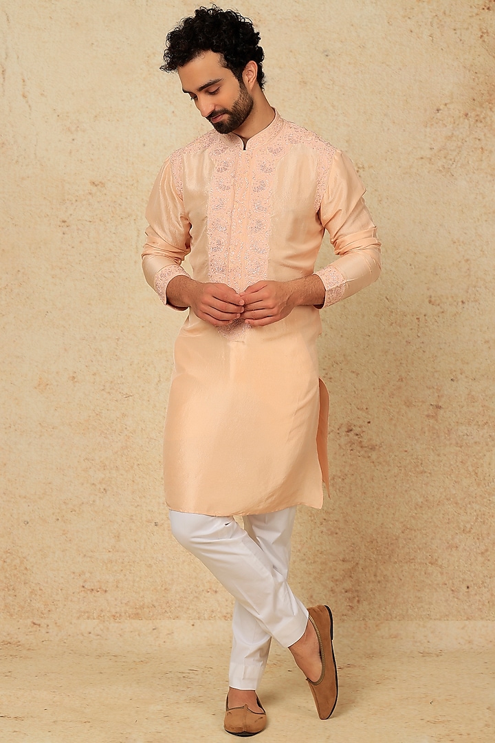 Peach Embroidered Kurta Set by Seema Gujral Men at Pernia's Pop Up Shop