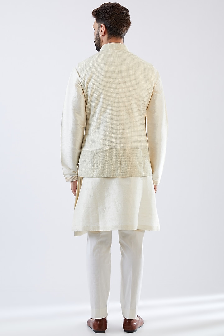 Beige Raw Silk Bundi Jacket Set by Seema Gujral Men at Pernia's Pop Up Shop