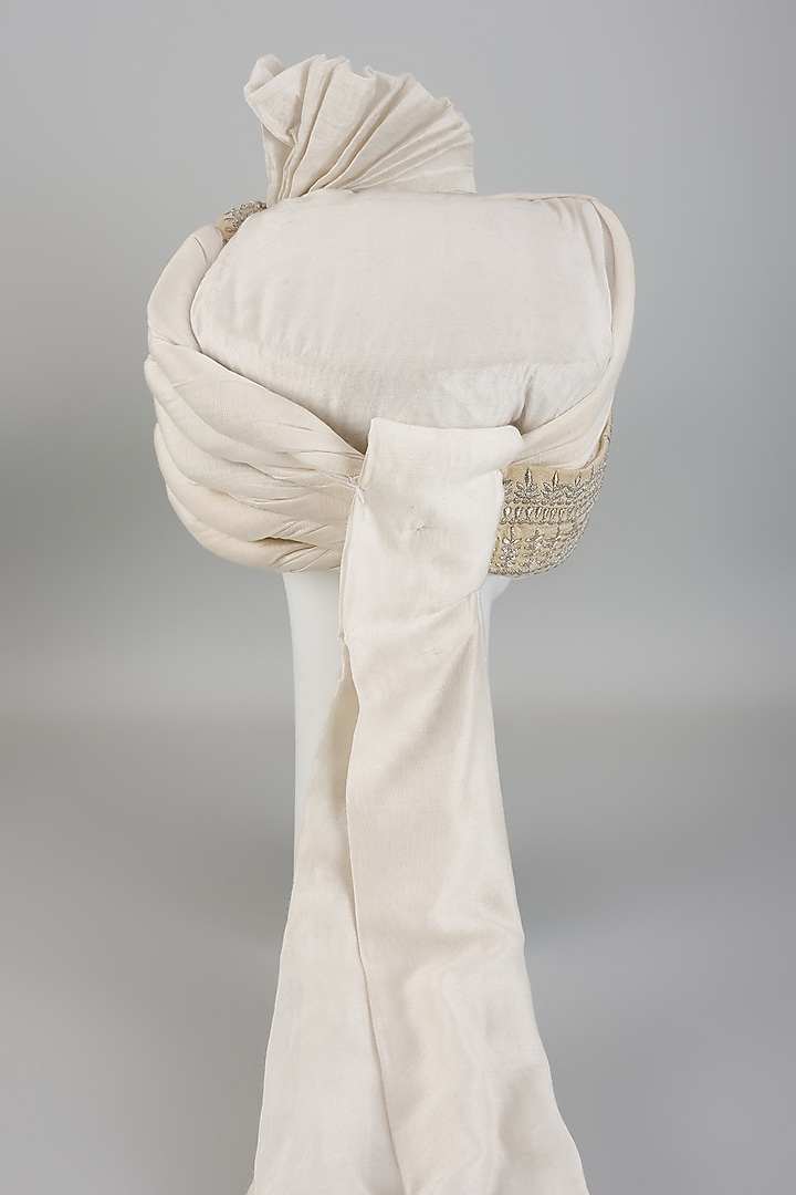 White Cotton Safa by Seema Gujral Men at Pernia's Pop Up Shop
