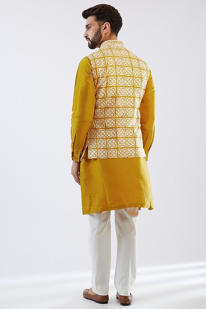 Yellow Raw Silk Gota Embroidered Bundi Jacket Set by Seema Gujral Men at Pernia's Pop Up Shop