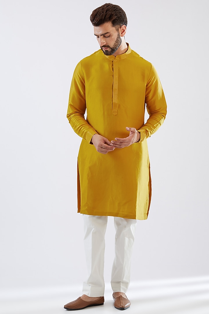 Yellow Raw Silk Gota Embroidered Bundi Jacket Set by Seema Gujral Men at Pernia's Pop Up Shop