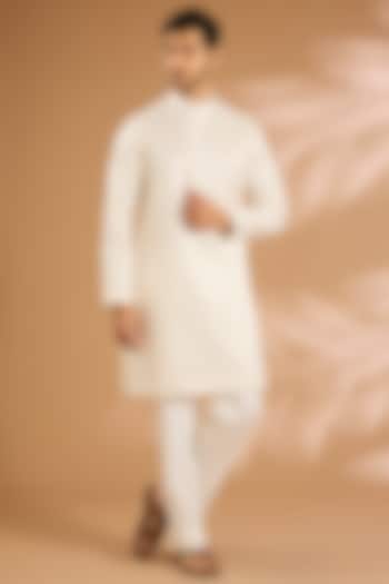 White Silk Kurta Set by Seema Gujral Men at Pernia's Pop Up Shop