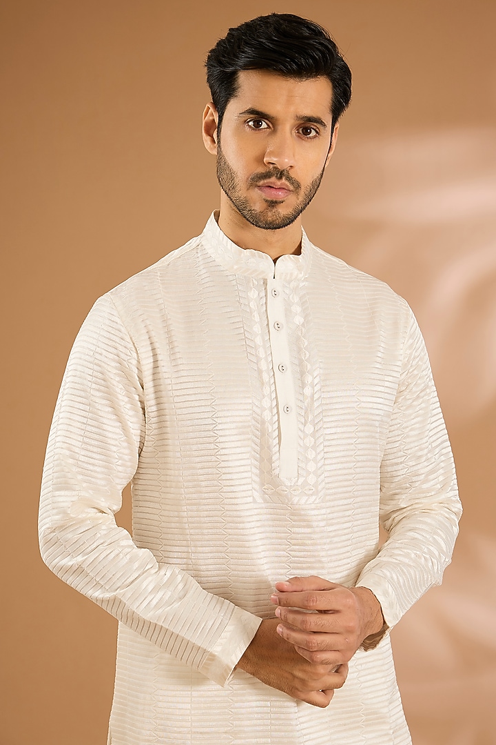 White Silk Kurta Set by Seema Gujral Men at Pernia's Pop Up Shop