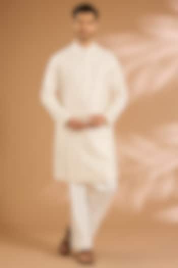 White Silk Kurta Set by Seema Gujral Men at Pernia's Pop Up Shop