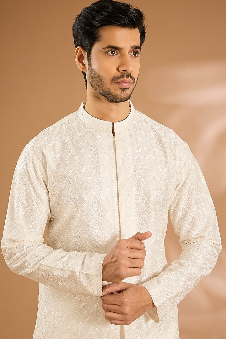 White Silk Kurta Set by Seema Gujral Men at Pernia's Pop Up Shop