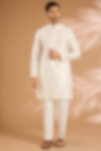 White Silk Kurta Set by Seema Gujral Men at Pernia's Pop Up Shop