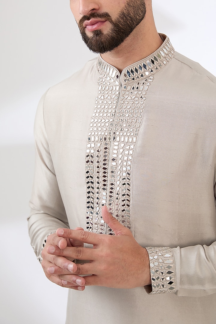 Ivory Silk Mirror Embroidered Kurta Set by Seema Gujral Men at Pernia's Pop Up Shop