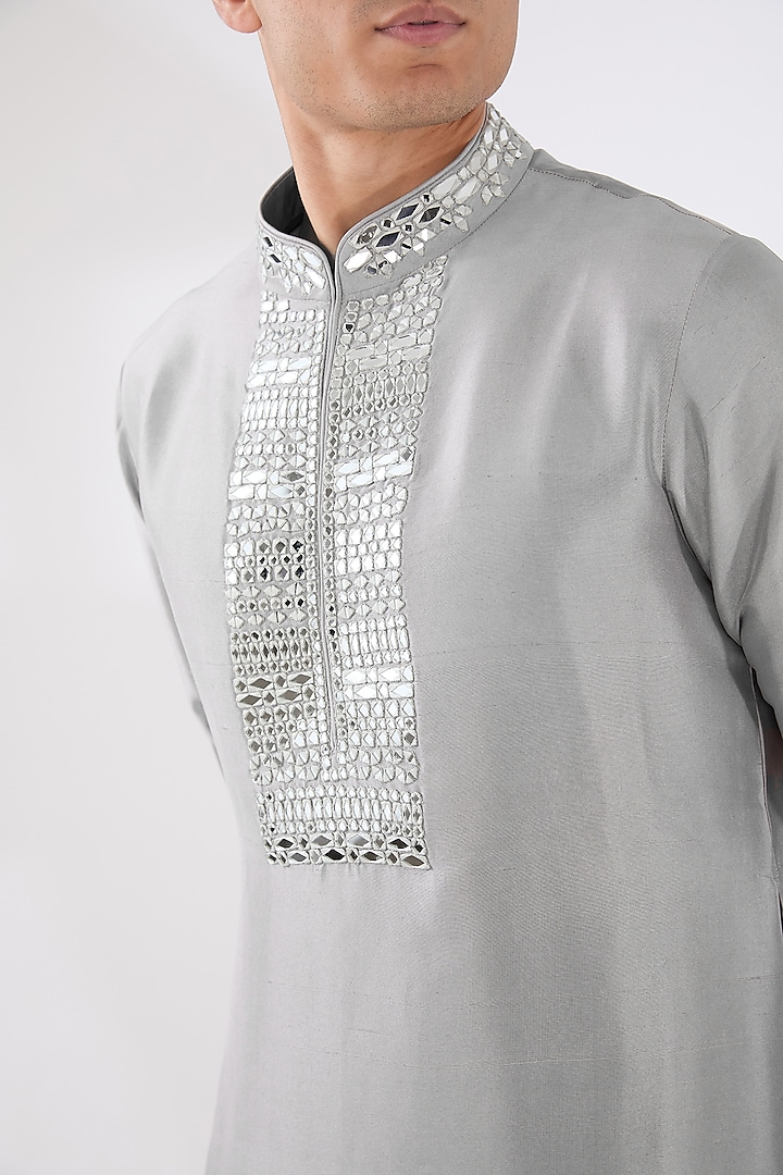 Grey Silk Mirror Embroidered Kurta Set by Seema Gujral Men at Pernia's Pop Up Shop