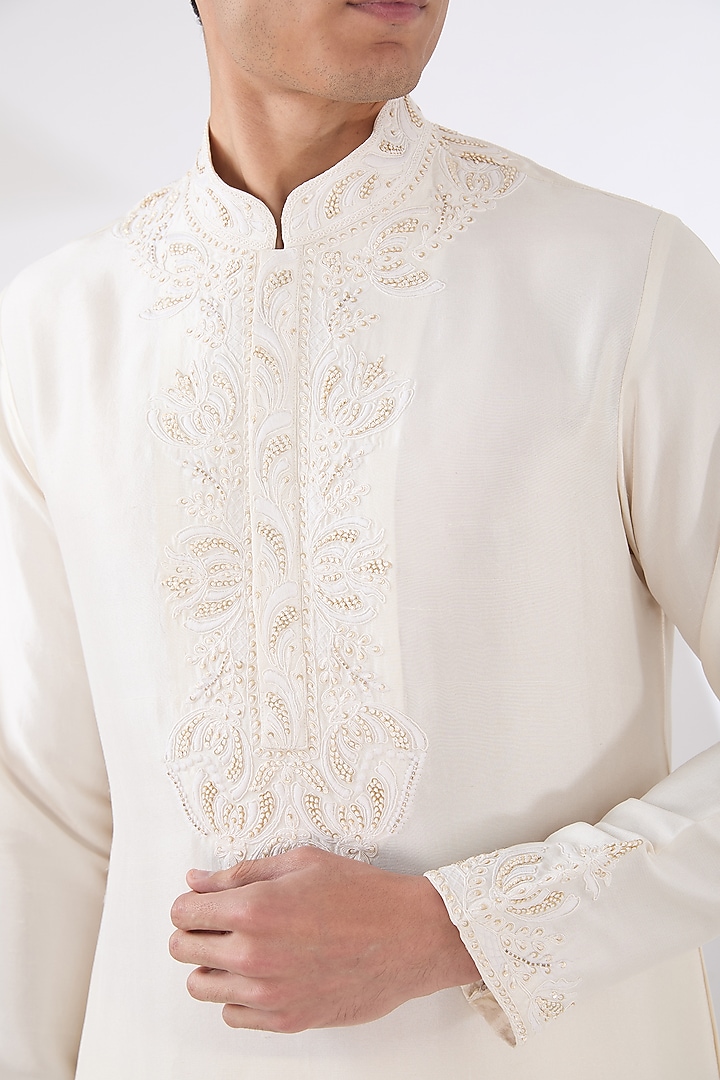Ivory Silk Embroidered Kurta Set by Seema Gujral Men at Pernia's Pop Up Shop