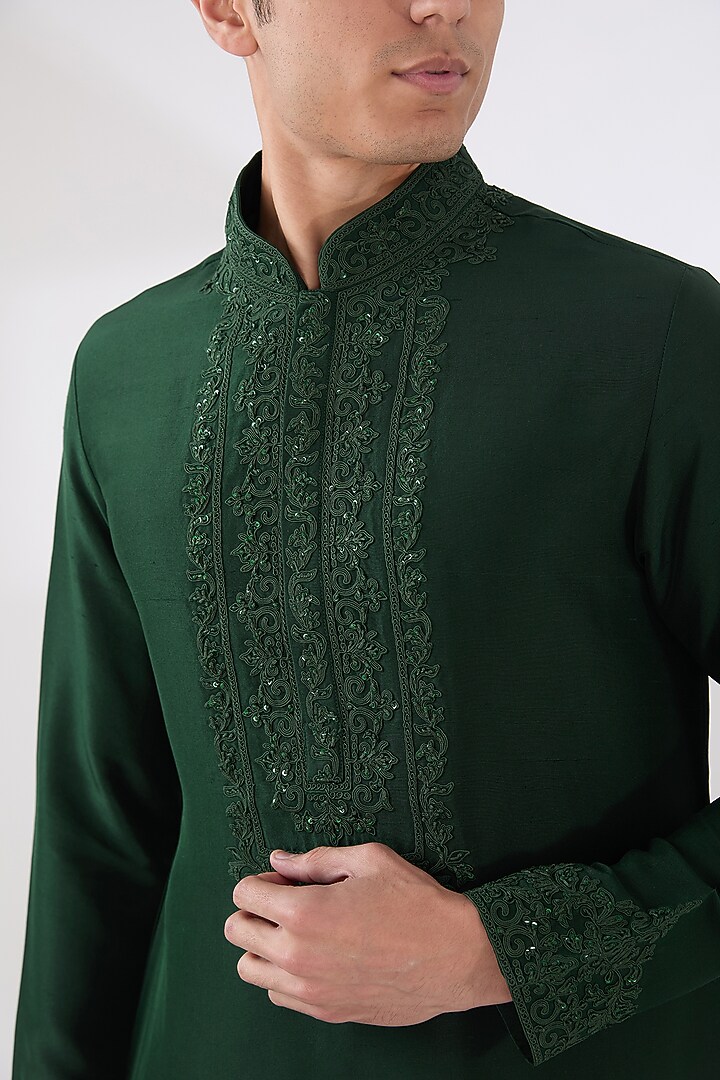 Green Silk Embroidered Kurta Set by Seema Gujral Men at Pernia's Pop Up Shop