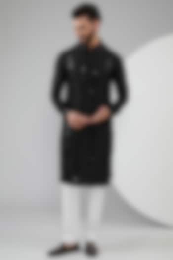 Black Silk Sequins Embroidered Kurta Set by Seema Gujral Men at Pernia's Pop Up Shop