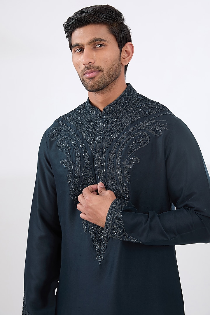 Navy Blue Silk Embroidered Kurta Set by Seema Gujral Men at Pernia's Pop Up Shop