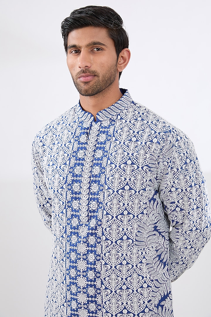 Blue Silk Embroidered Kurta Set by Seema Gujral Men at Pernia's Pop Up Shop