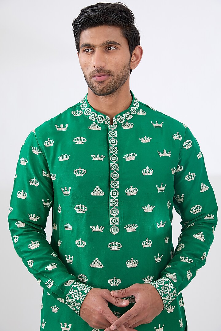 Green Silk Embroidered Kurta Set by Seema Gujral Men at Pernia's Pop Up Shop