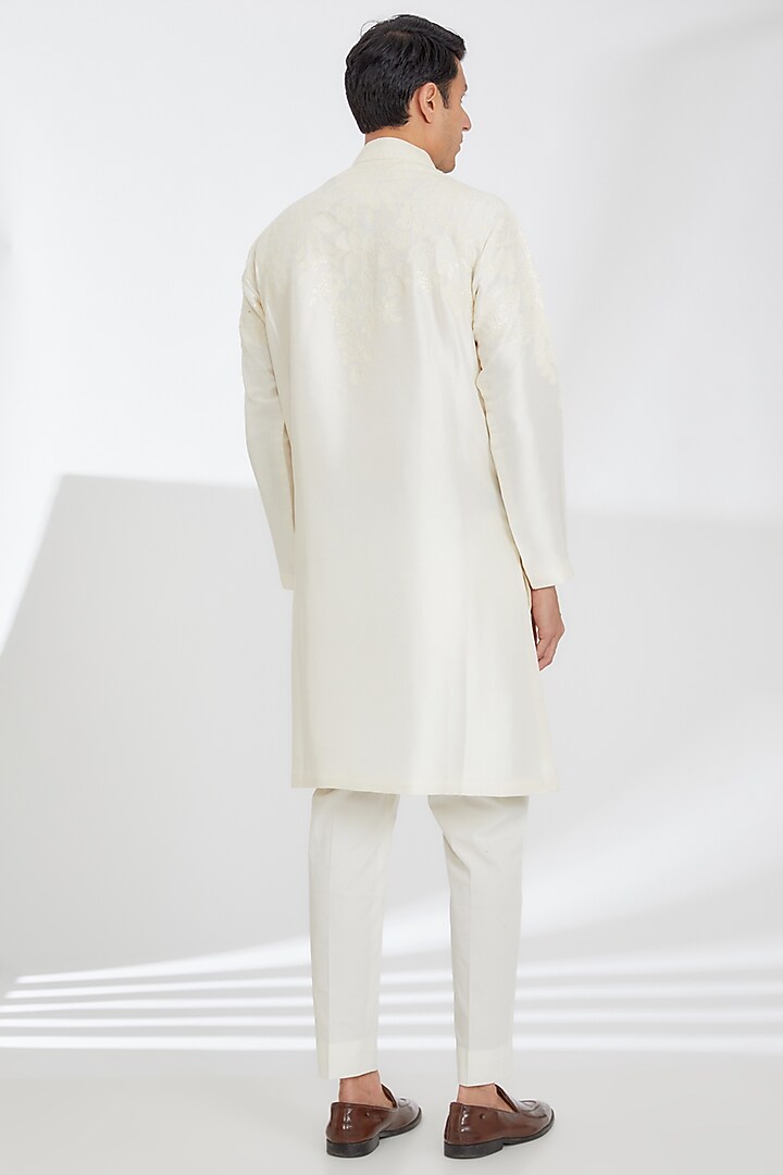 Ivory Silk Embroidered Kurta Set by Seema Gujral Men at Pernia's Pop Up Shop