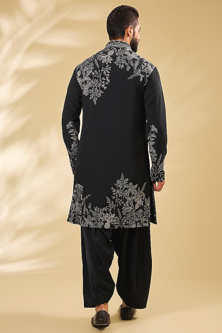 Black Silk Embroidered Kurta Set by Seema Gujral Men at Pernia's Pop Up Shop