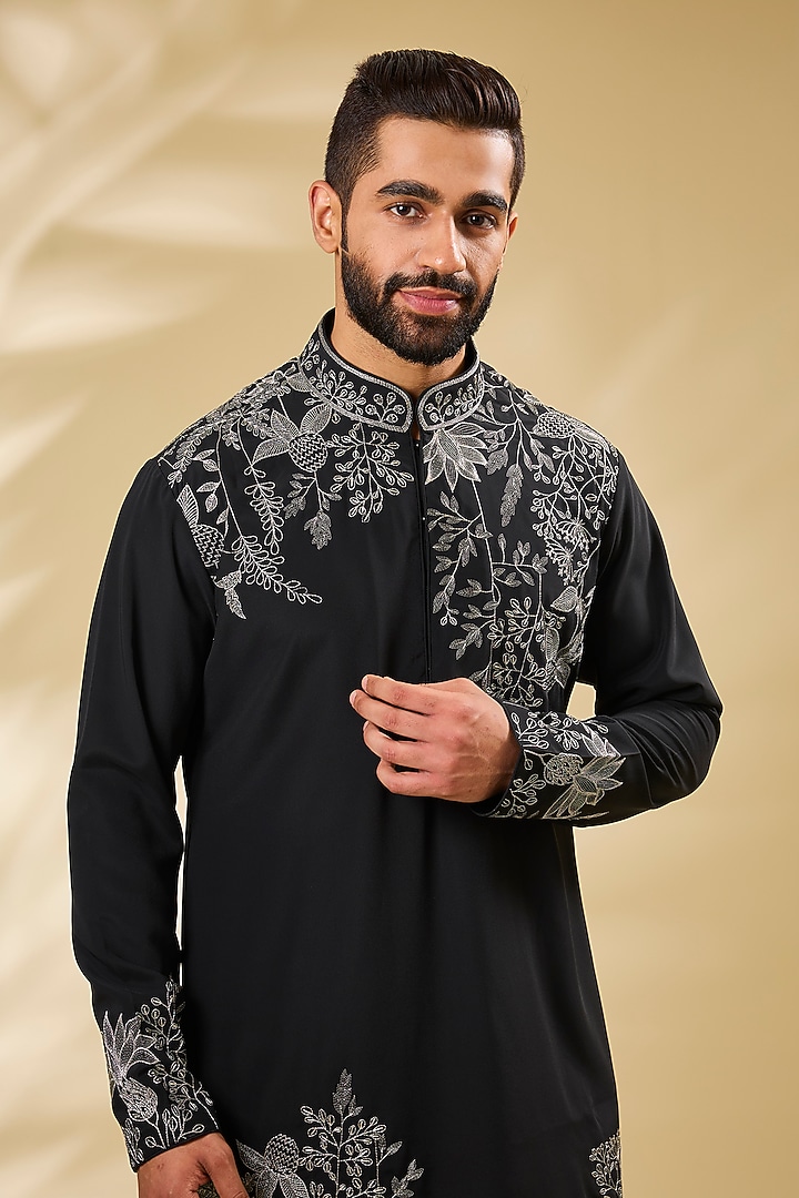 Black Silk Embroidered Kurta Set by Seema Gujral Men at Pernia's Pop Up Shop