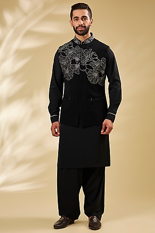 Black Silk Embroidered Bundi Jacket Set by Seema Gujral Men