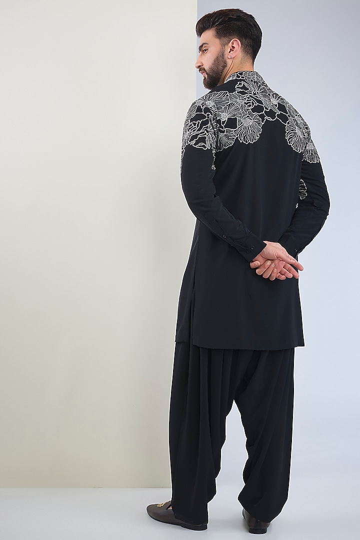 Black Silk Embroidered Kurta Set by Seema Gujral Men at Pernia's Pop Up Shop