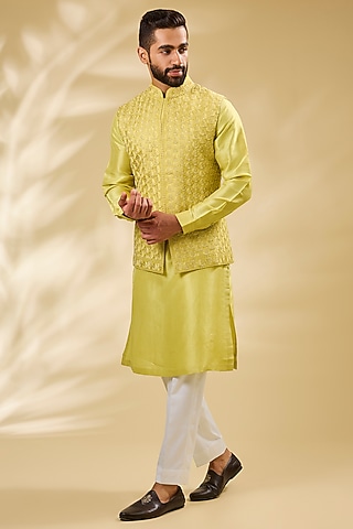 Yellow Silk Embroidered Bundi Jacket Set by Seema Gujral Men
