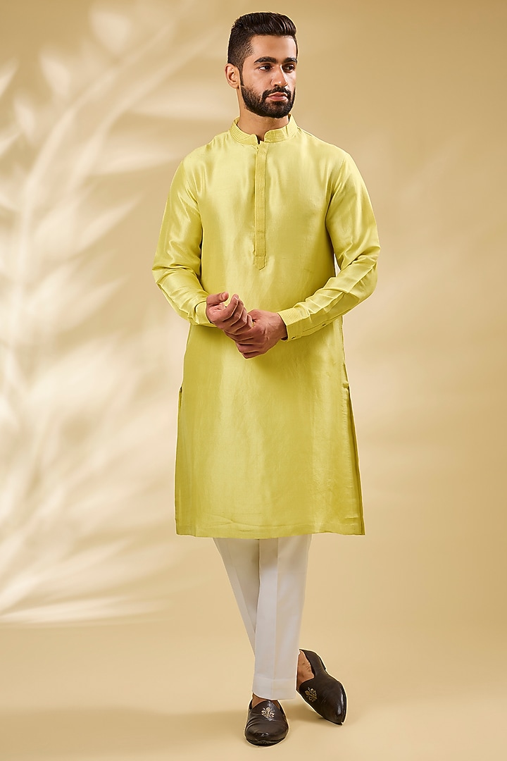 Yellow Silk Embroidered Bundi Jacket Set by Seema Gujral Men at Pernia's Pop Up Shop