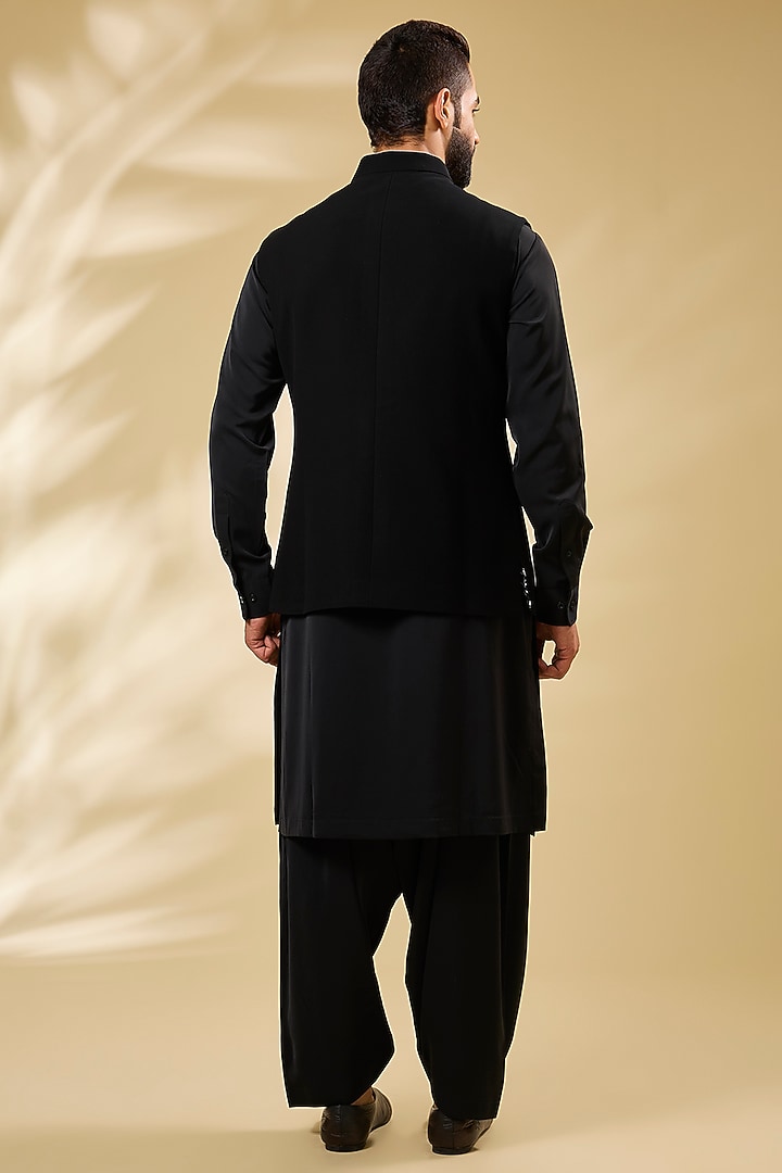 Black Italian Crepe Zari Embroidered Bundi Jacket Set by Seema Gujral Men at Pernia's Pop Up Shop