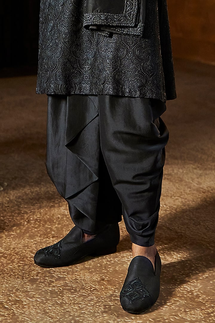 Charcoal Grey Textured Silk Sequins Embroidered Bundi Set by Seema Gujral Men at Pernia's Pop Up Shop