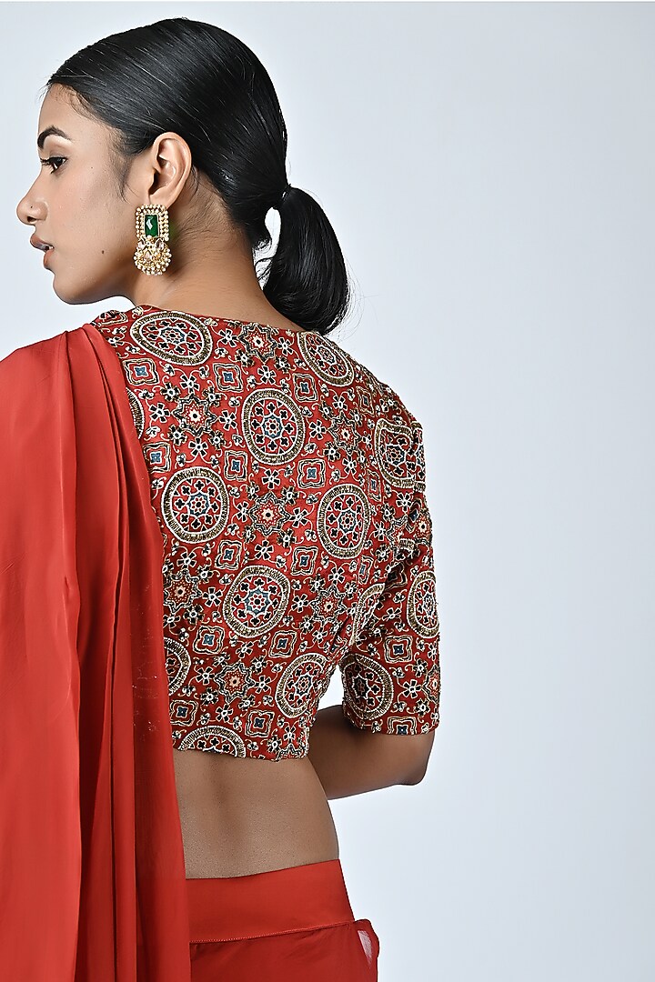 Red Linen Cutdana & Zardosi Embroidered Draped Wedding Saree Set by SEJAL KAMDAR at Pernia's Pop Up Shop