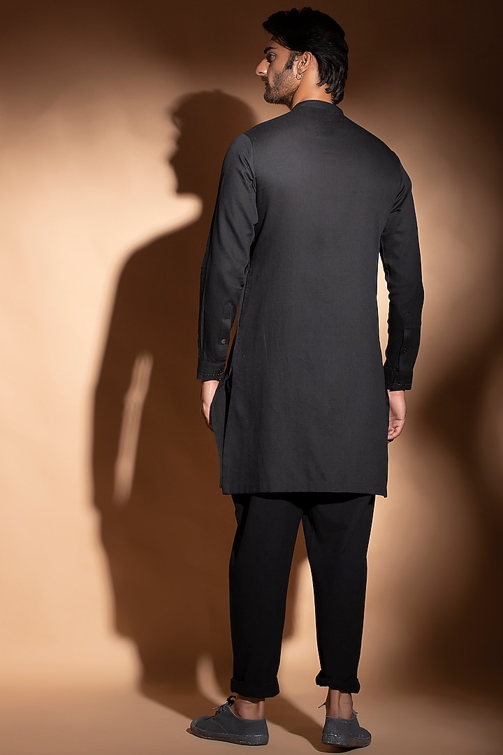 Black Paneled Kurta With Thread Work by STUDIO ERROR MEN at Pernia's Pop Up Shop
