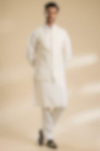 Ivory Raw Silk Embroidered Thread Embroidered Bundi Jacket Set by Seema Gujral Men at Pernia's Pop Up Shop