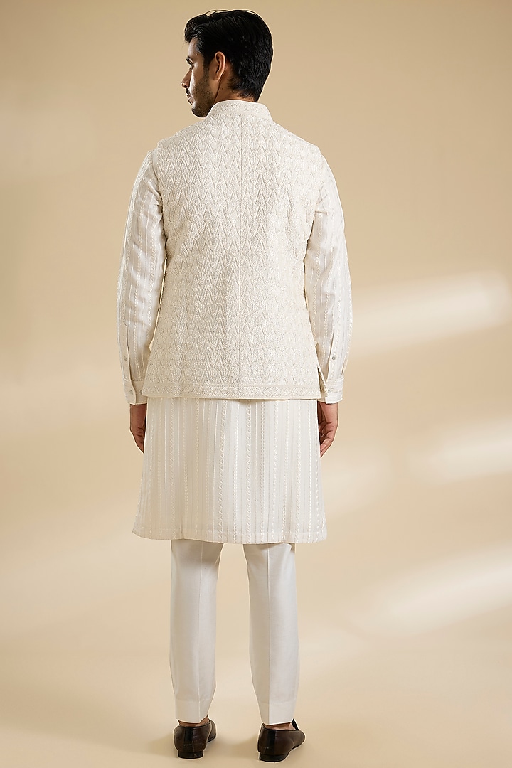 Ivory Raw Silk Embroidered Thread Embroidered Bundi Jacket Set by Seema Gujral Men at Pernia's Pop Up Shop