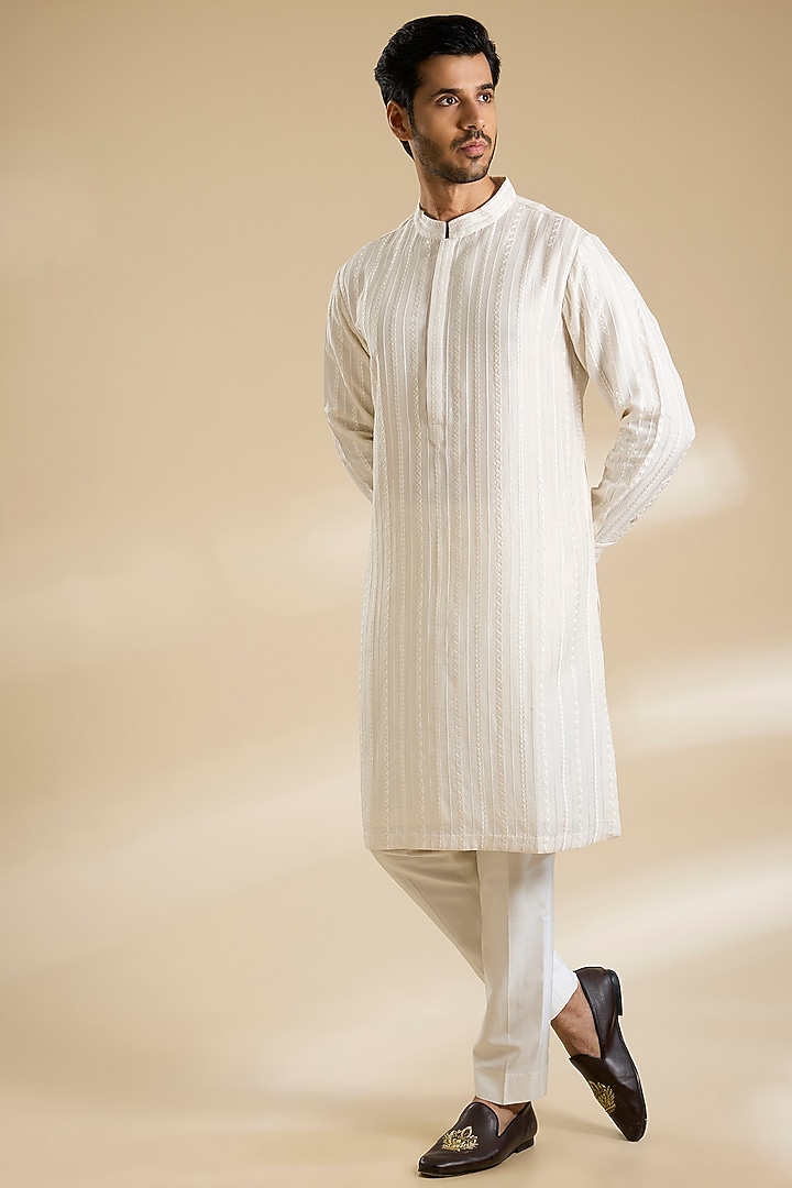 Ivory Raw Silk Embroidered Thread Embroidered Bundi Jacket Set by Seema Gujral Men at Pernia's Pop Up Shop