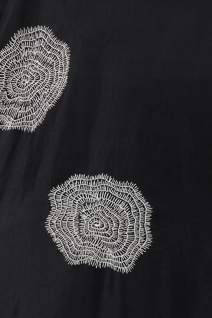 Black floral work kurta available only at Pernia's Pop Up Shop.