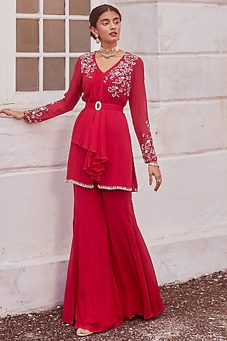 Fuchsia Hand Embroidered Kurta Set by Sanya Gulati