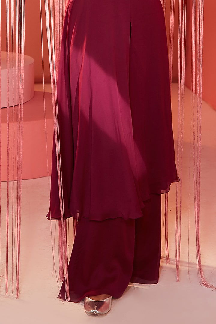 Plum Embroidered Kurta Set by Sanya Gulati at Pernia's Pop Up Shop