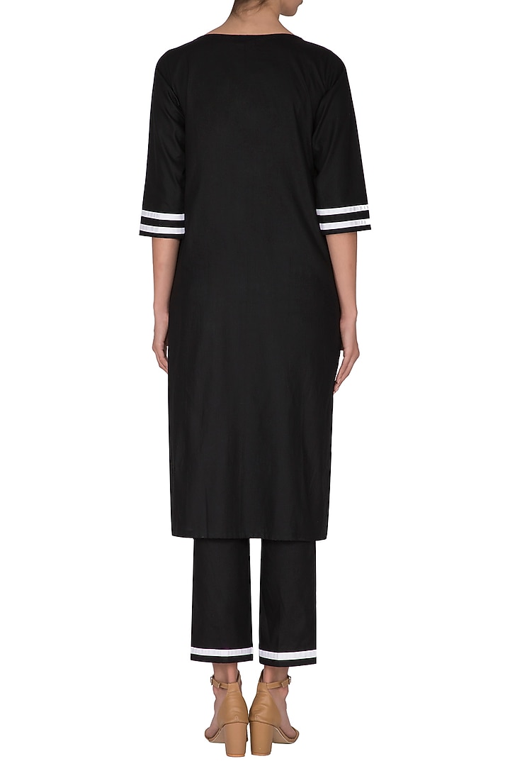 Black Geometrical Kurta With Pants by Sagaa by Vanita at Pernia's Pop Up Shop