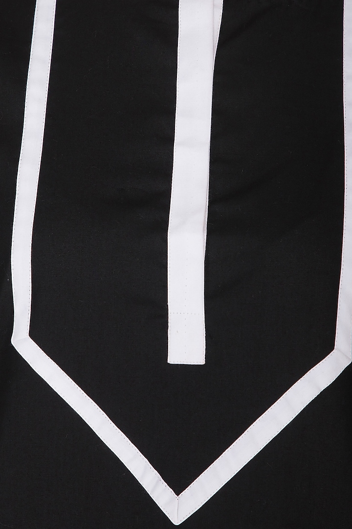 Black Geometrical Kurta With Pants by Sagaa by Vanita at Pernia's Pop Up Shop