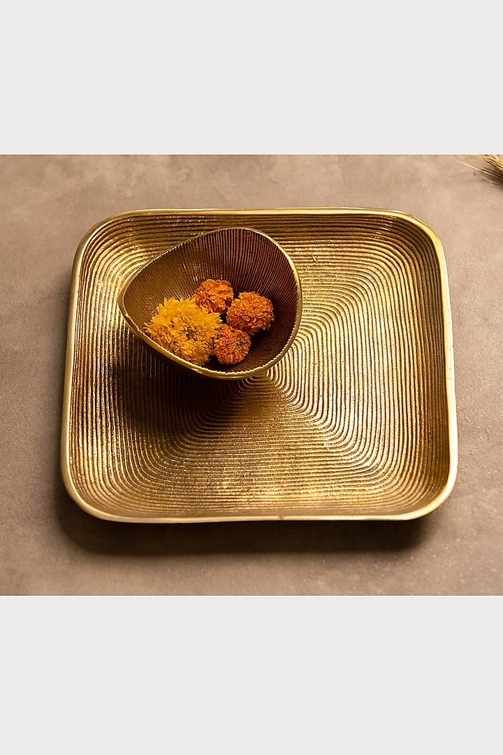 Golden Fluted Platter With Bowl by SG Home