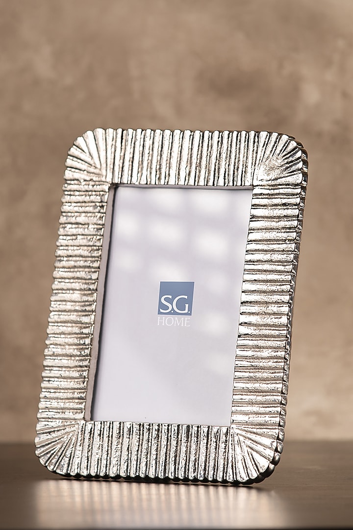 Silver Metal Photoframes (Set of 2) by SG Home