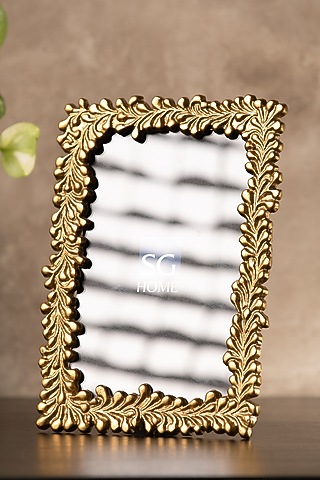 Gold Metal Photoframes (Set of 2) by SG Home