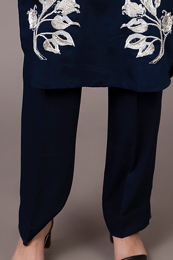Dark Navy Blue Embroidered Kurta Set by Shagufta Rahim at Pernia's Pop Up Shop