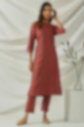 Rust Chanderi Kurta Set by Smriti Gupta at Pernia's Pop Up Shop