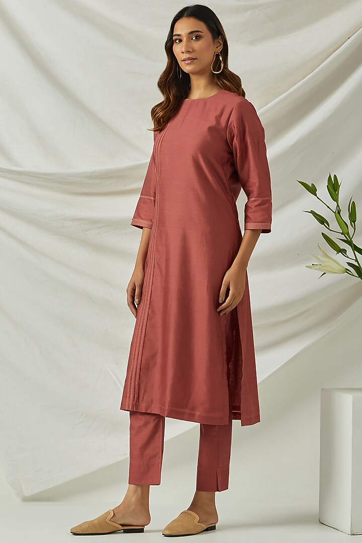 Rust Chanderi Kurta Set by Smriti Gupta at Pernia's Pop Up Shop