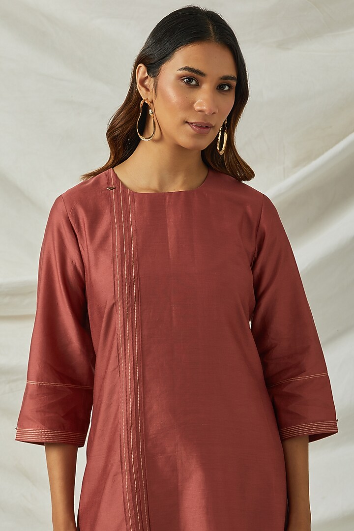 Rust Chanderi Kurta Set by Smriti Gupta at Pernia's Pop Up Shop