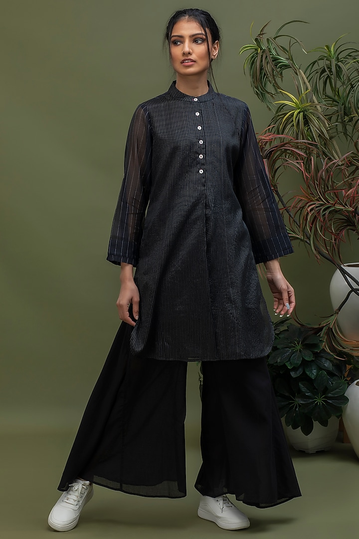 Black Handwoven Stripes Kurta by Smriti Gupta at Pernia's Pop Up Shop